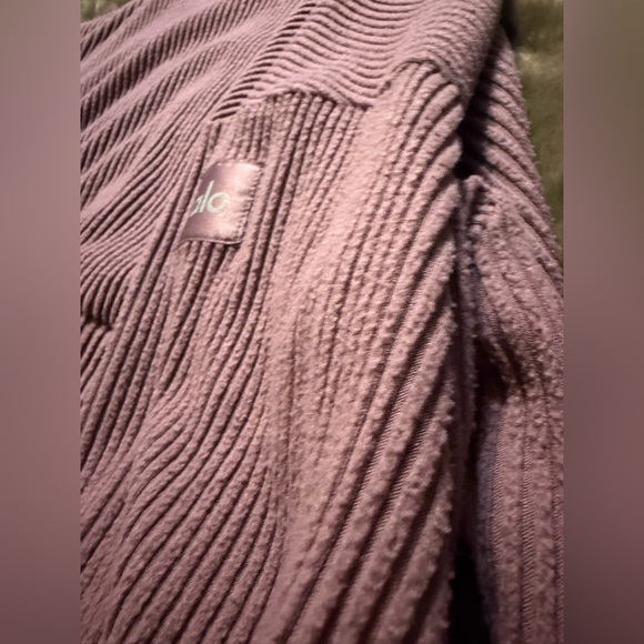 ALO Yoga Muse Hoodie in Raisinette Heather - Picture 7 of 8